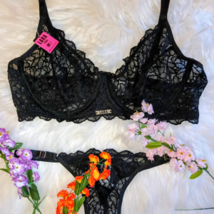 Conjunto de puntilla, corpiño con arco y dije personalizado con regulable