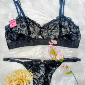 Conjunto de puntilla, corpiño triángulo, less regulable con detalles en strass — SIGRY (1992)